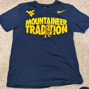 Nike WVU Navy and Yellow Graphic T-Shirt size Small